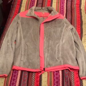 ✨NEW✨ NEVER BEEN WORN✨2 POCKET ZIP UP